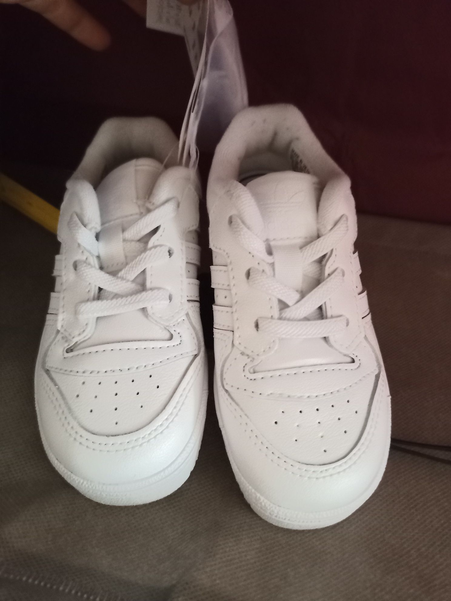 Białe buty adidas rivalry 25,5 wkładka 16,3 cm skóra , gumki wymienne