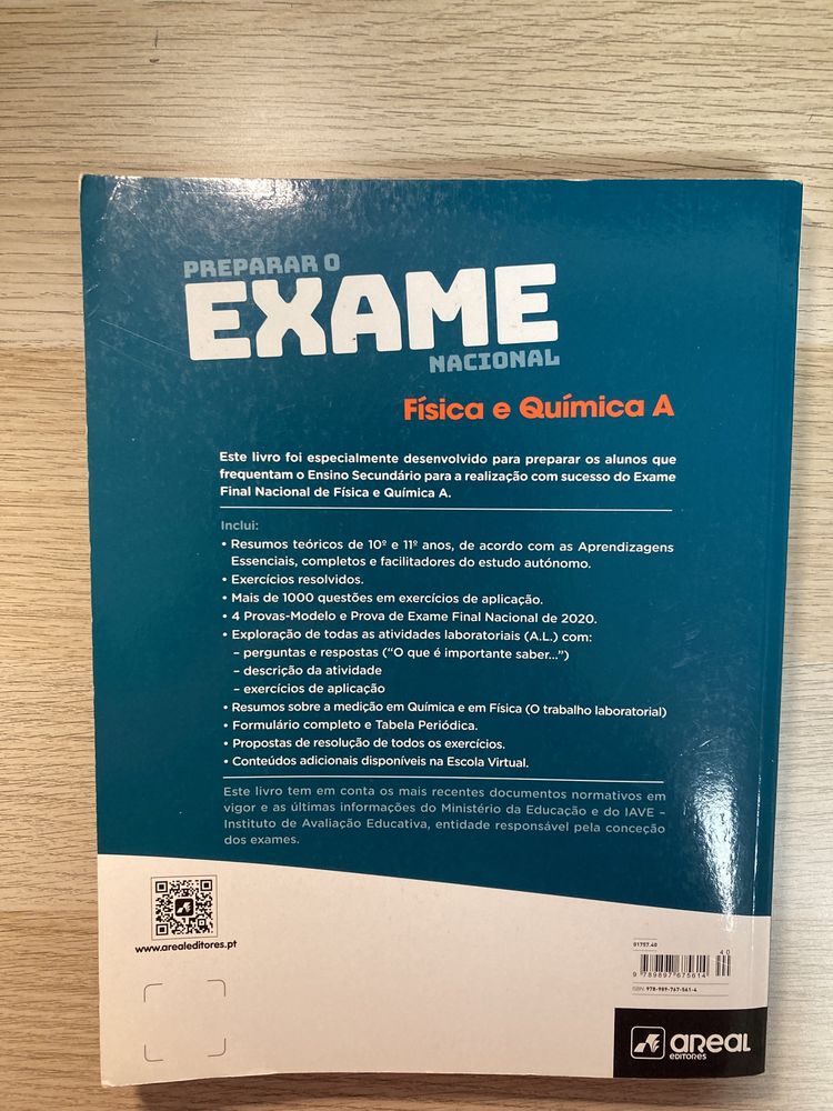 Livro de preparação para exame de física e química A