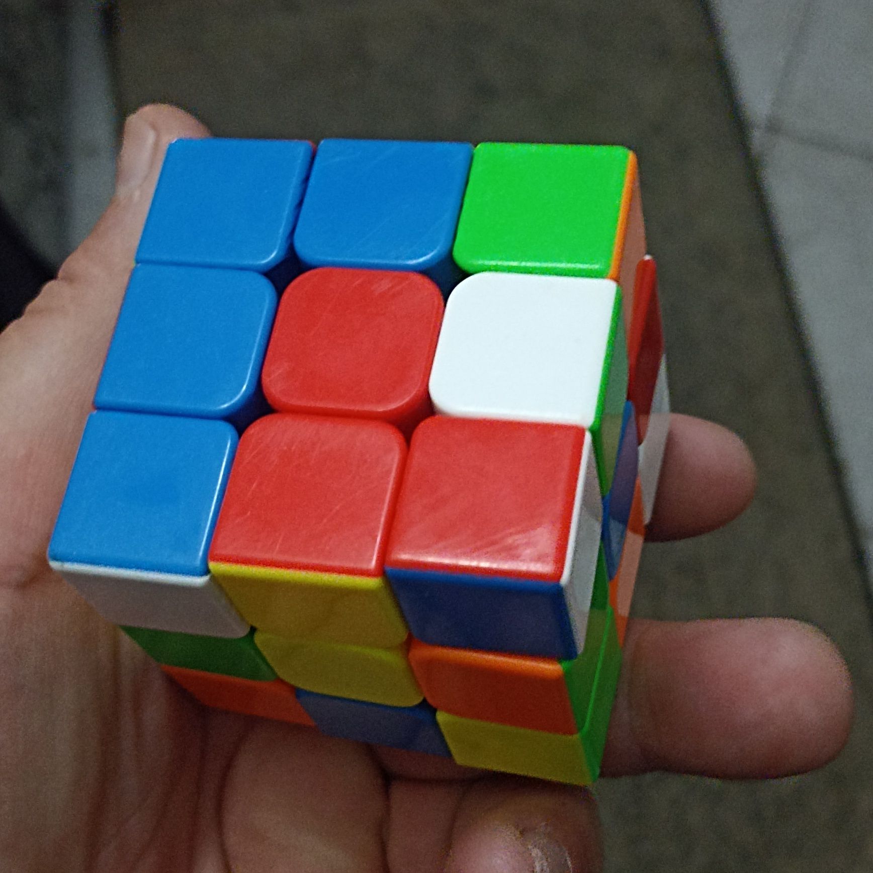 Cubo mágico para desenvolvimento de memória