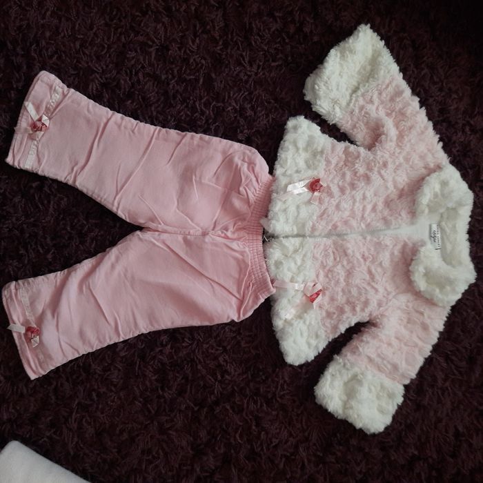 Różowy wiosenny komplecik kurtka bluza i spodnie