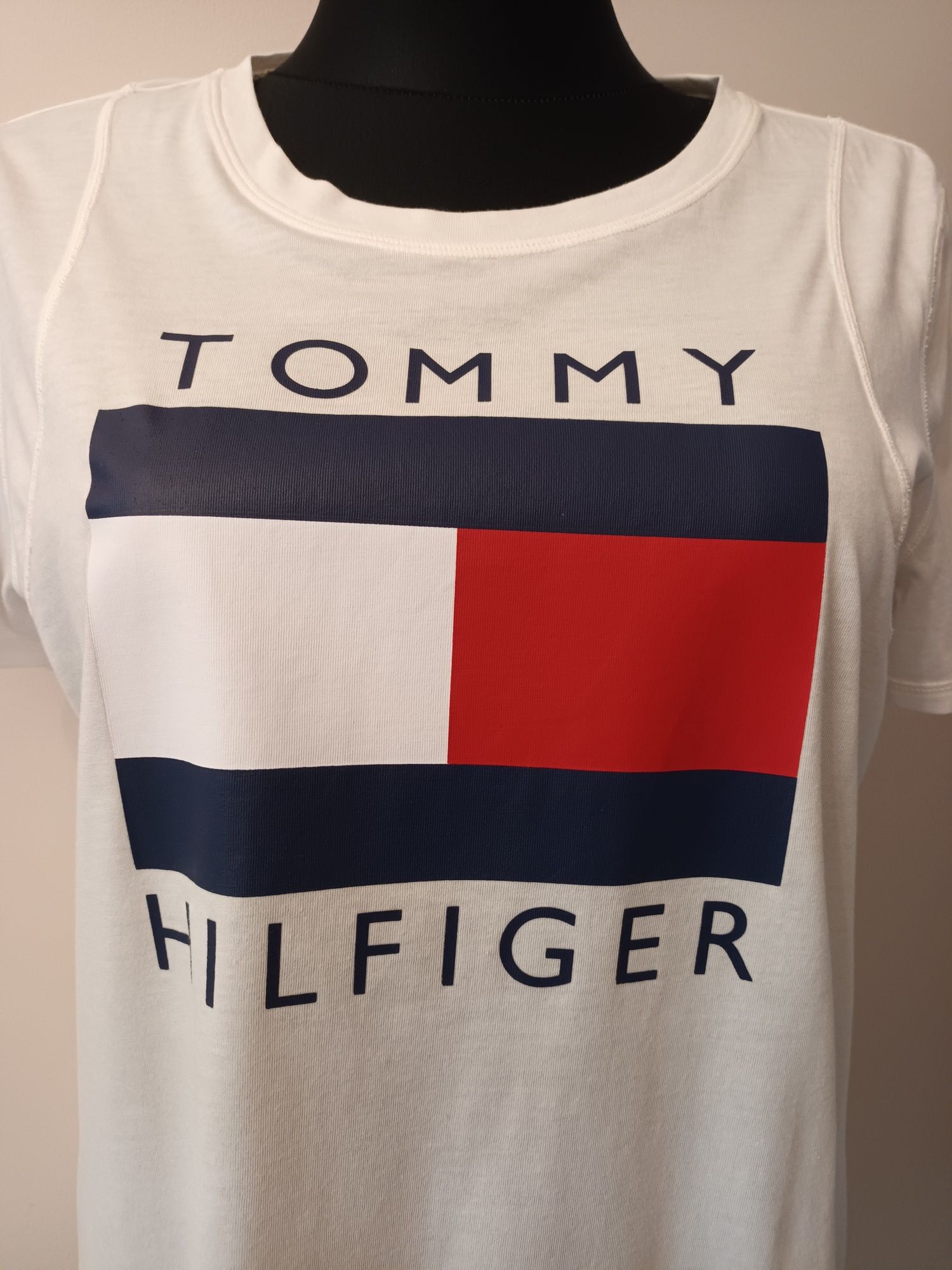 T-shirt   Tommy  Hilfiger   Roz. L   Oryginał