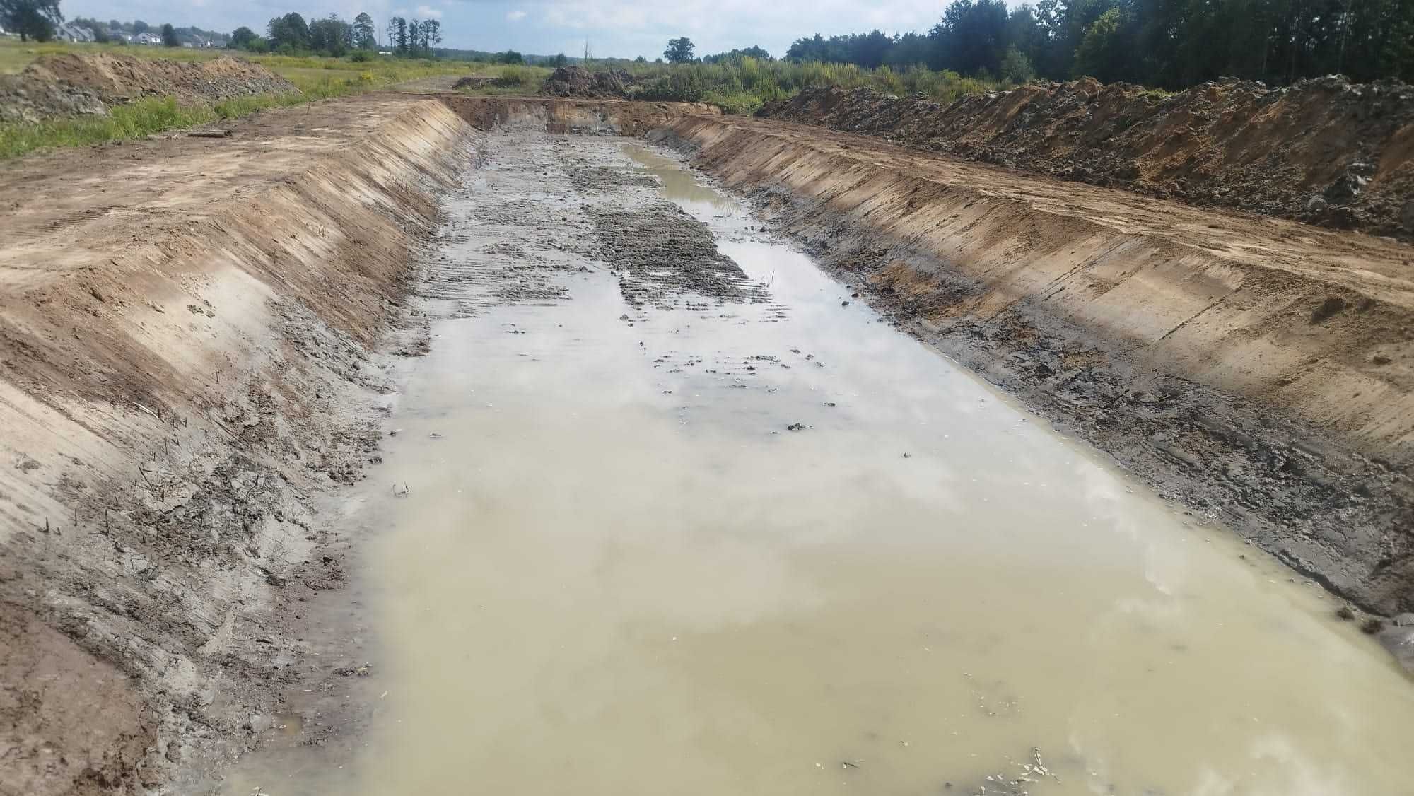 Kruszenie gruzu, betonu usługi koparką