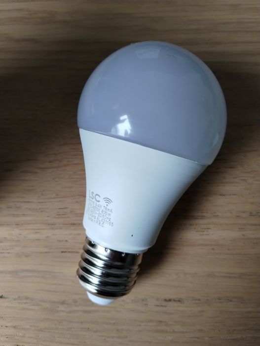 Inteligentna wielokolorowa żarówka LED LSC Smart Connect 4 sztuki