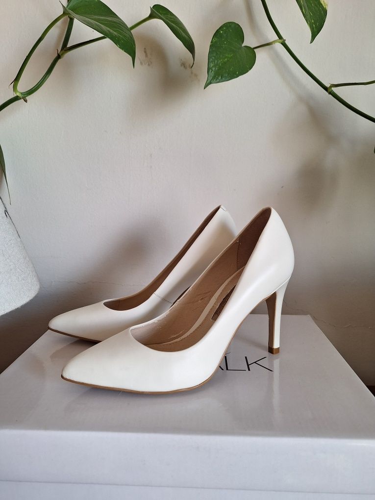 Buty szpilki Buffalo London rozmiar 36 białe nowe