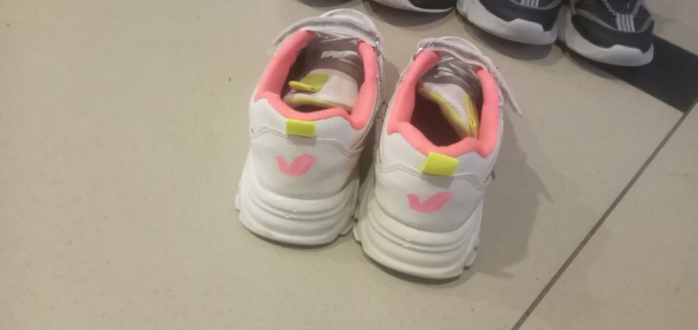 Кросівки для дівчинки 33-34р.