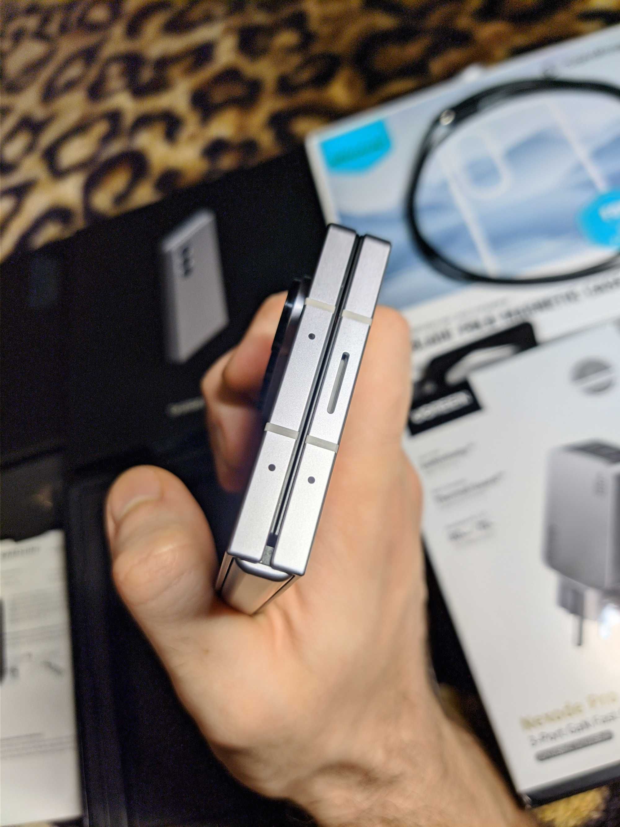 Как новый! Samsung Fold 6 12/512GB Silver "Официал на две физ SIM"
