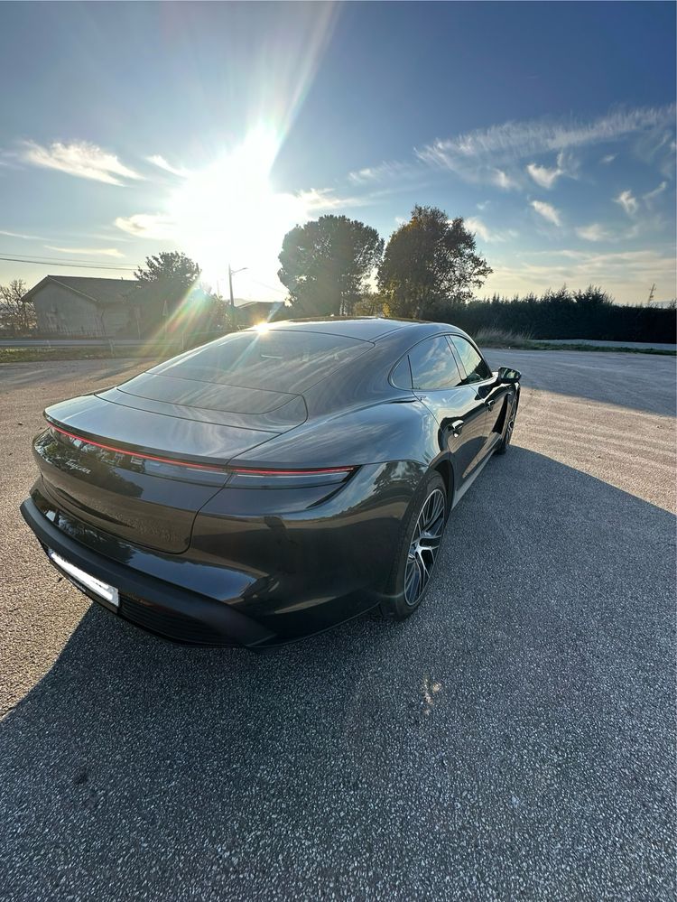 Porsche Taycan/Iva dedutível