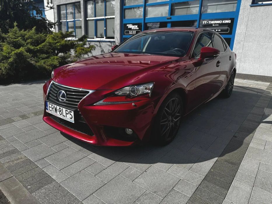 Lexus IS Lexus IS300H, Salon Polska