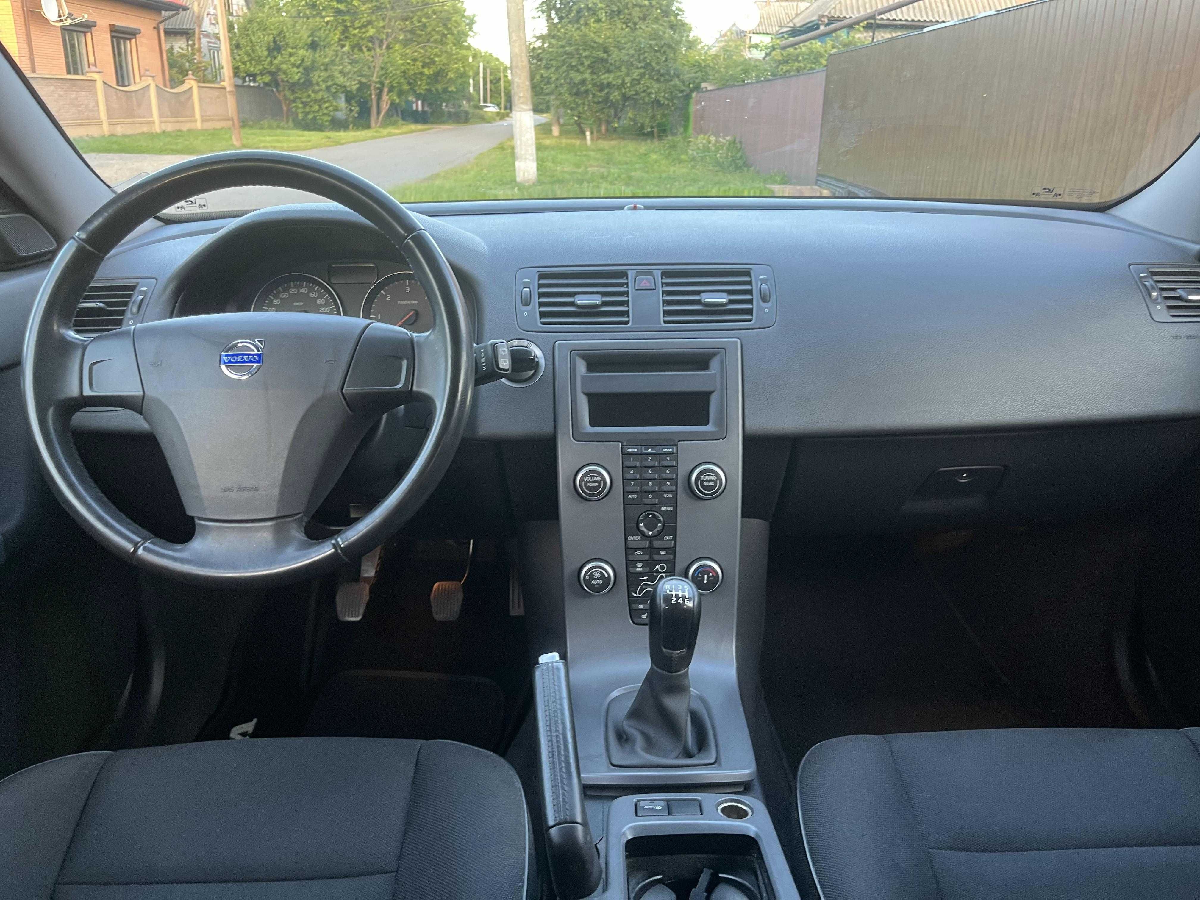 Volvo V50 2012 рік