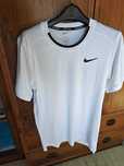 T-shirt biały NIKE Court