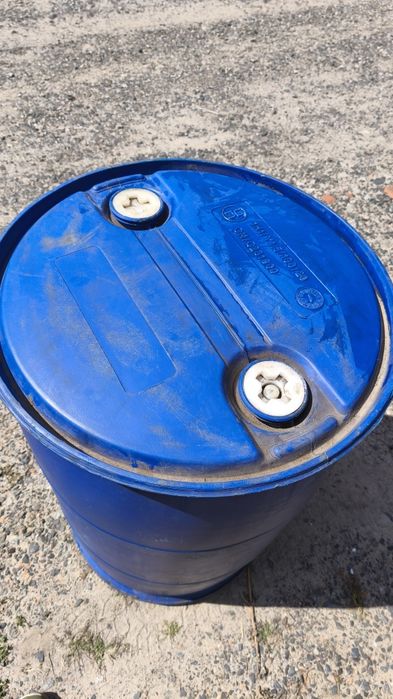 Пластикова бочка на 200л