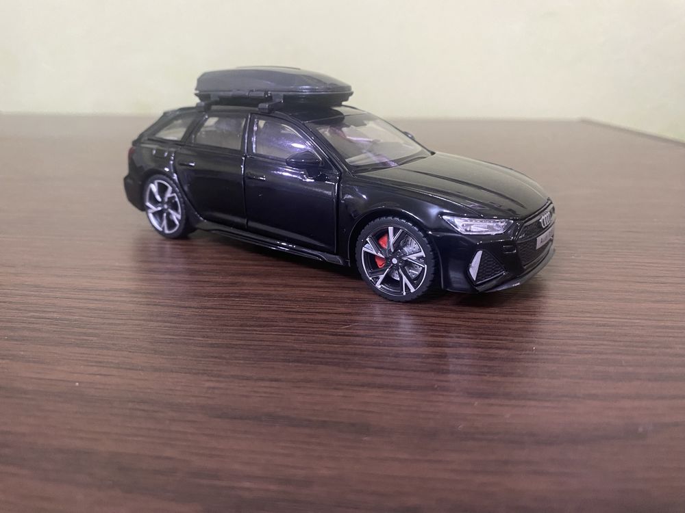 Модель авто 1:32 Audi RS6