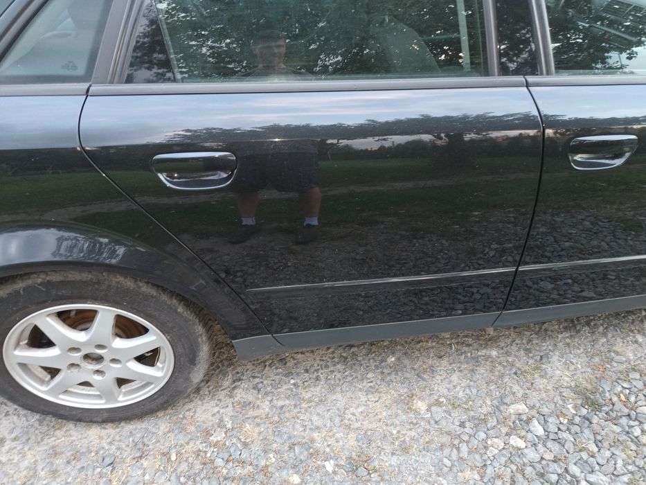 Drzwi prawy lewy przód tył LZ9W Audi A4 B6 ładne do założenia