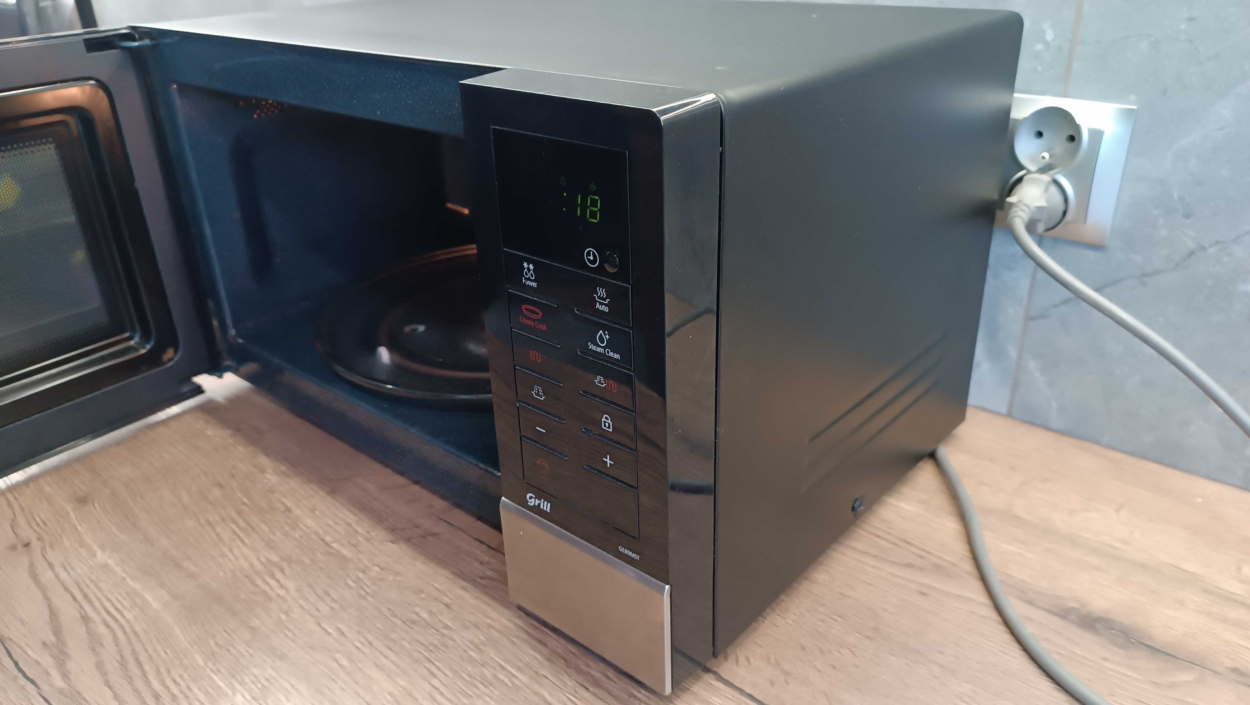 Kuchenka mikrofalowa Samsung GE89MST, grill