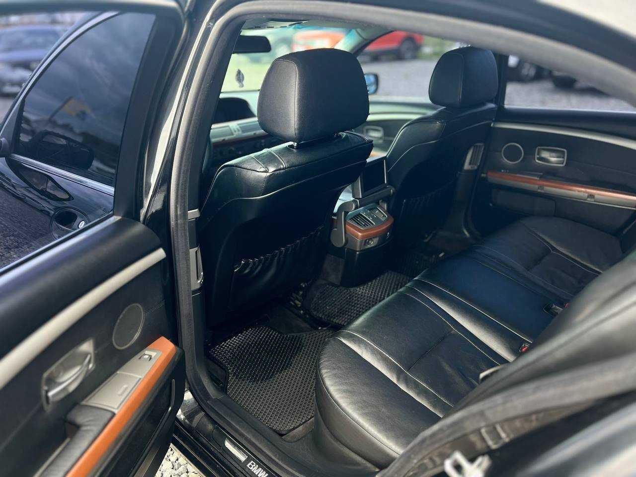BMW 730d 2004 3.0 дизель