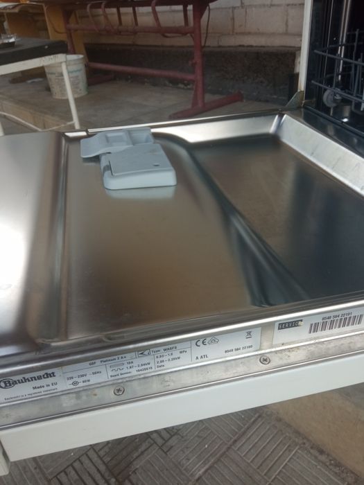 Продам посудомоючну машинку