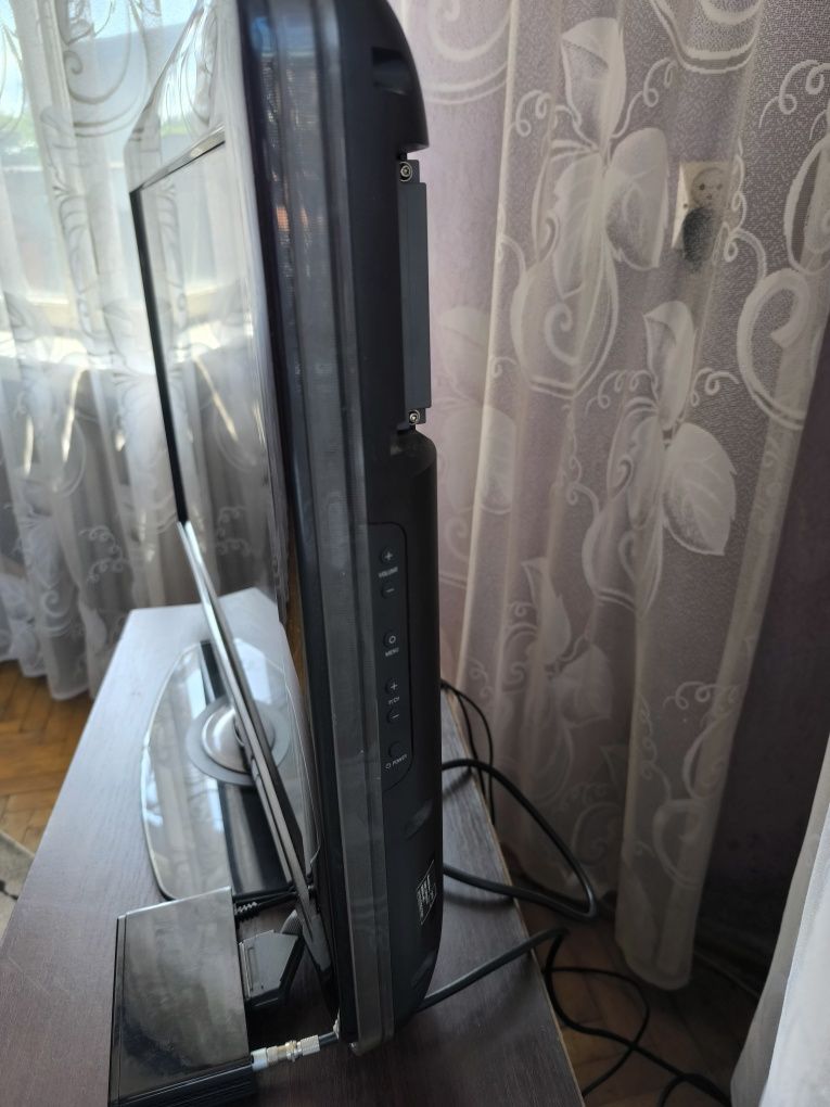Telewizor PHILIPS 32' z dekoderem