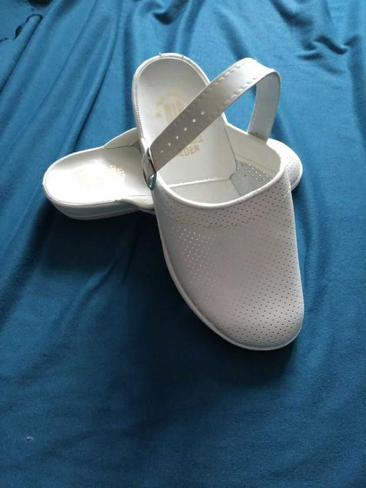 Зручні жіночі шкіряні шльопанці- сандалі 40 размір на широкую ногу