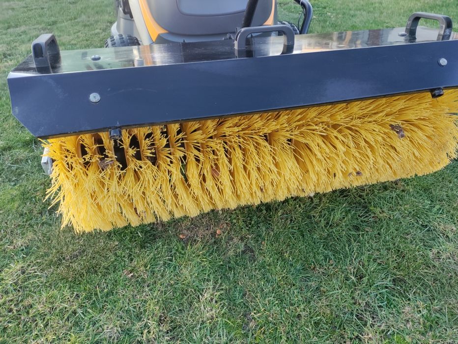 Traktorek kosiarka Stiga Estate 4092H + zamiatarka