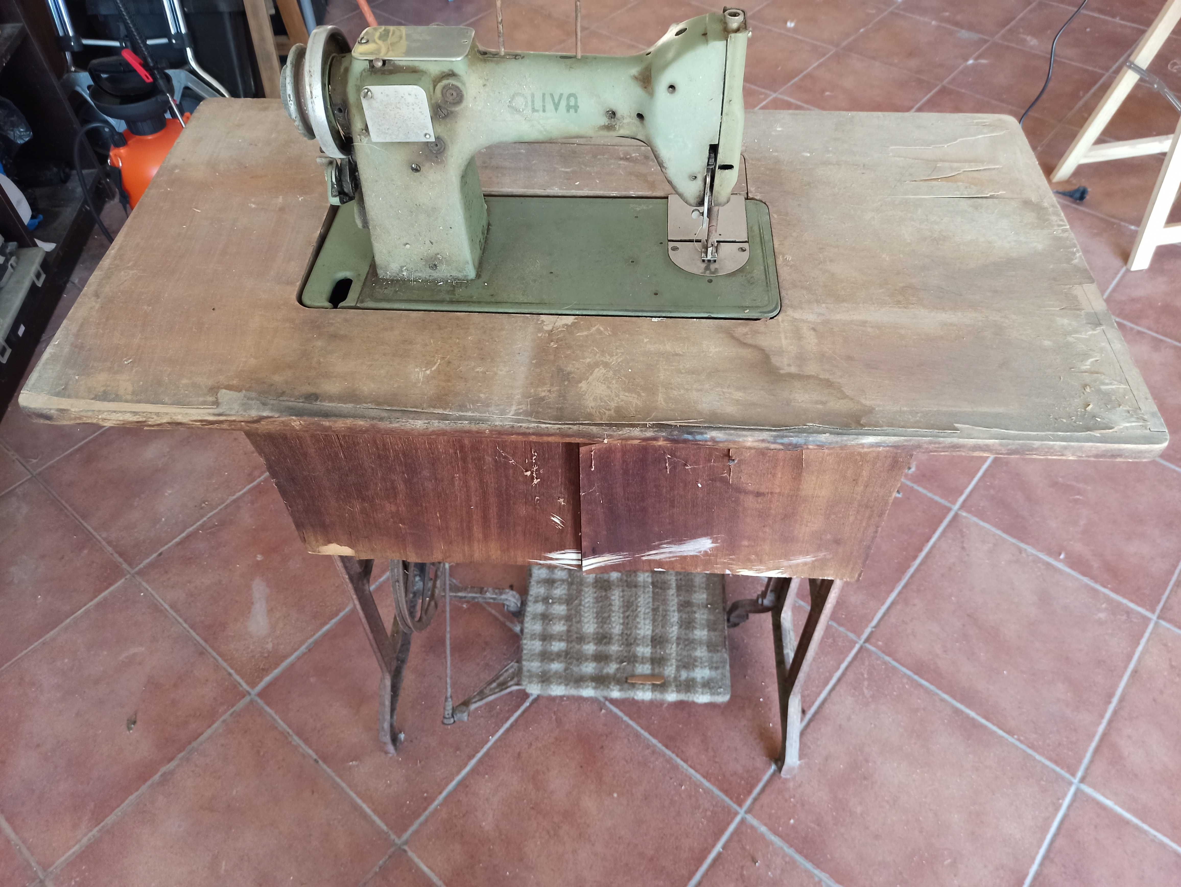 Maquina de costura Oliva