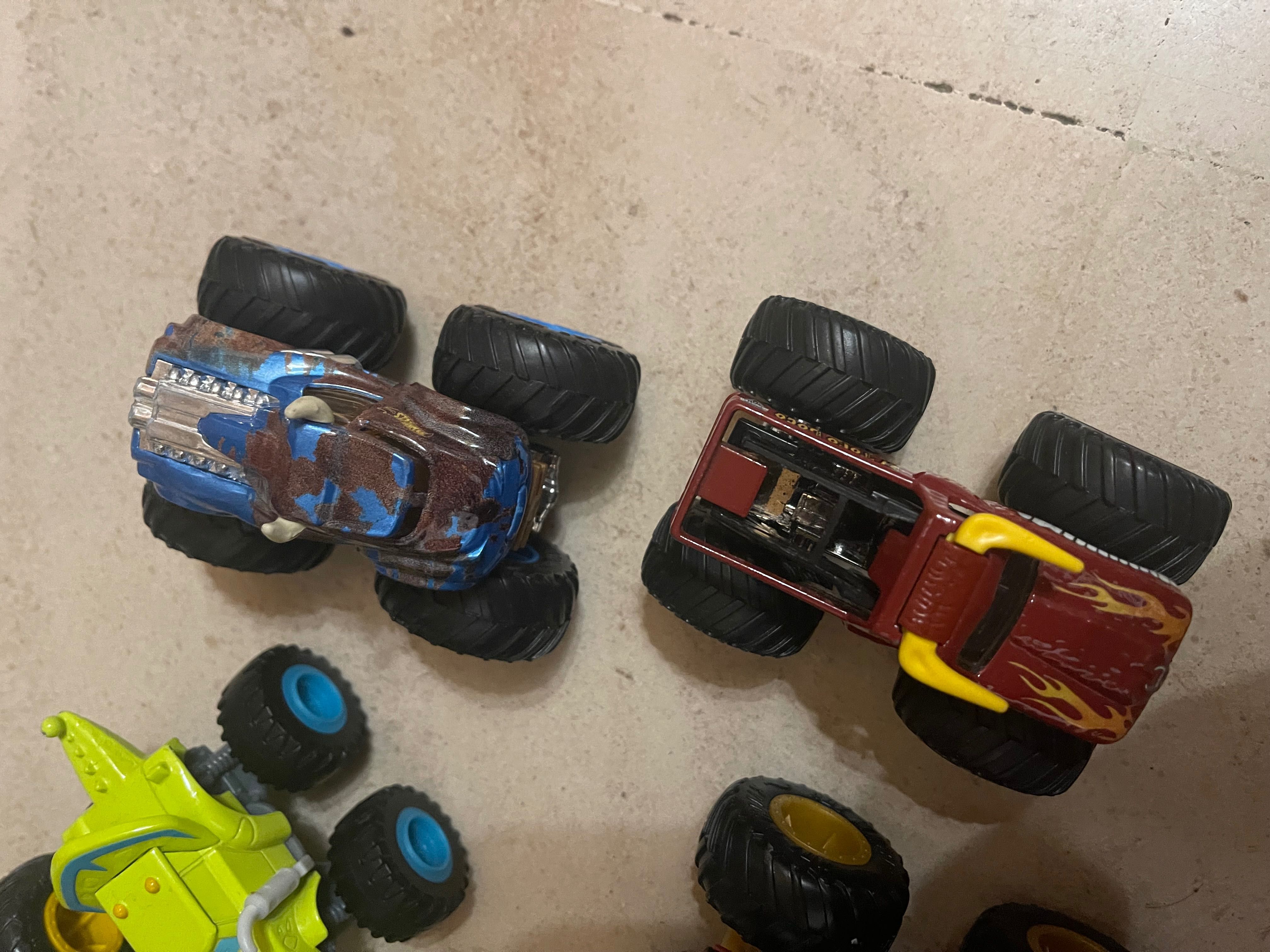 Monster Trucks Hot Wheels