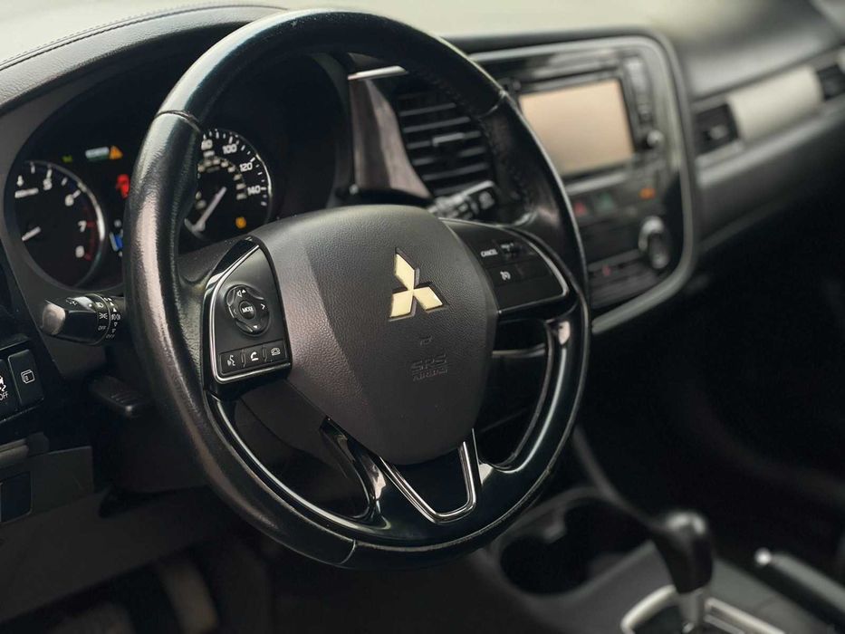 Mitsubishi Outlander 2015р 2,4 Повний привід! Обмін! Розстрочка!