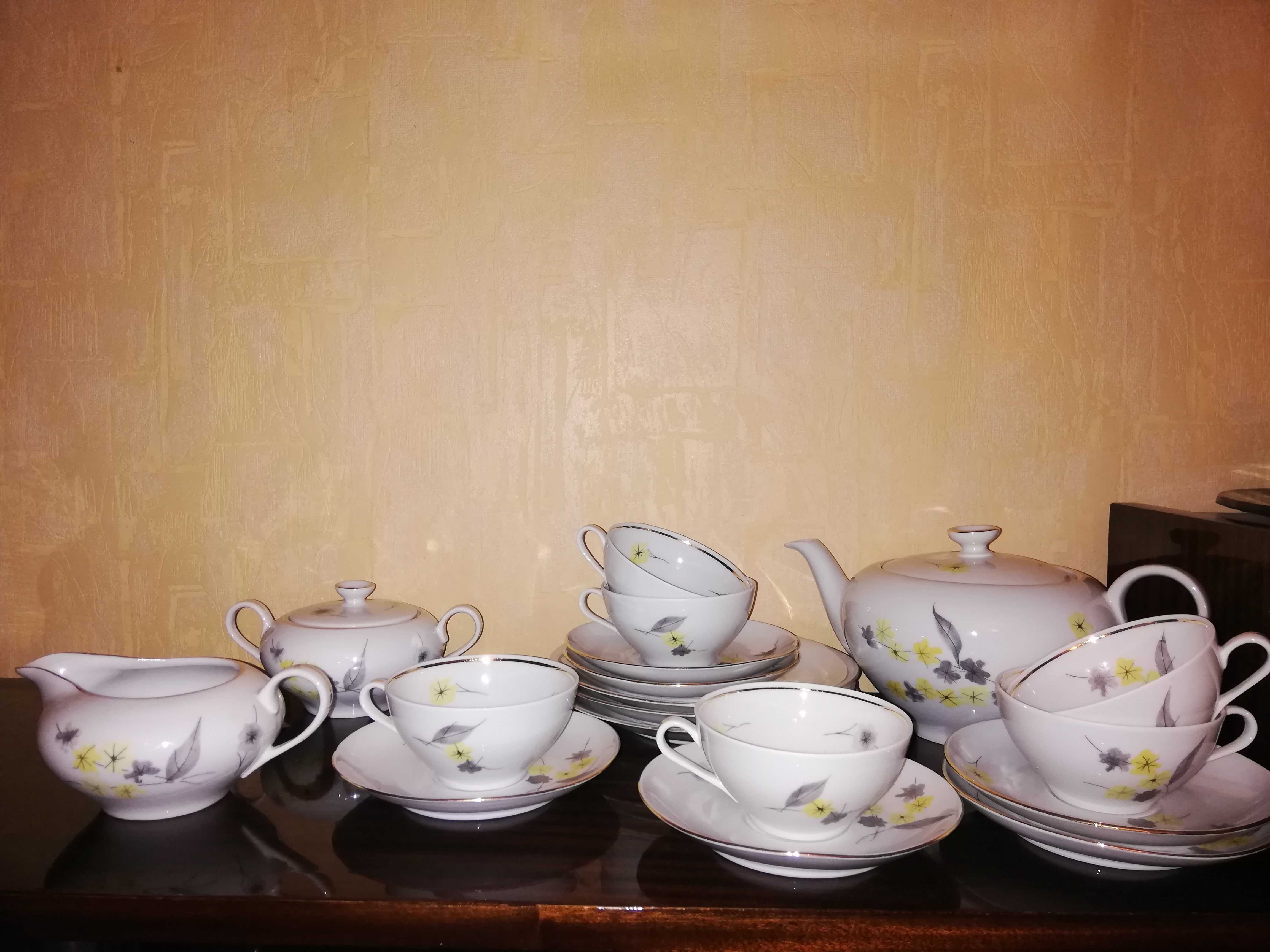 Porcelanowy serwis kawowy Wałbrzych retro PRL