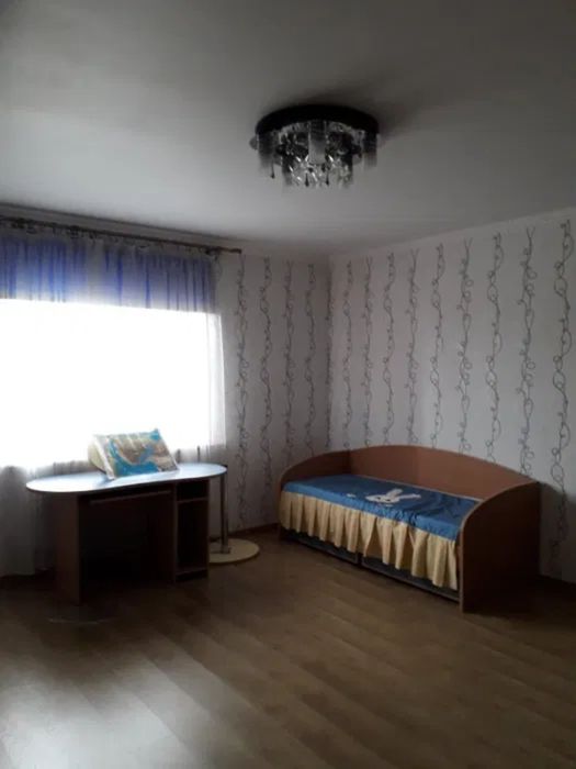 Продам розкішний будинок в центрі міста.