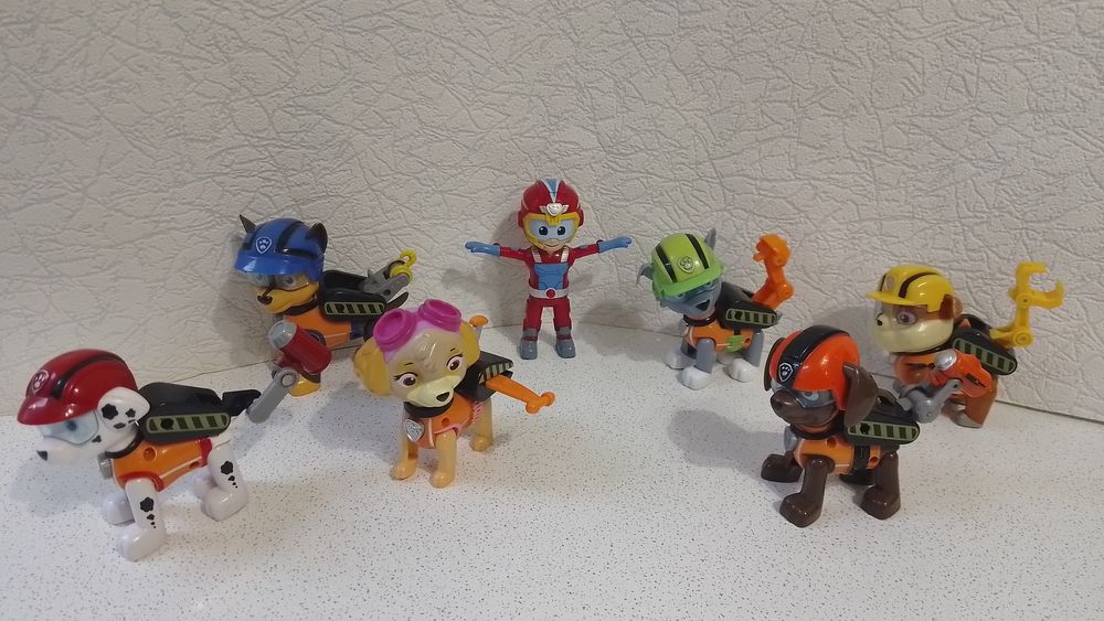 Маршал,Скай,Рокки,Крепыш,Гонщик,Зума,Райдер Щенячий патруль