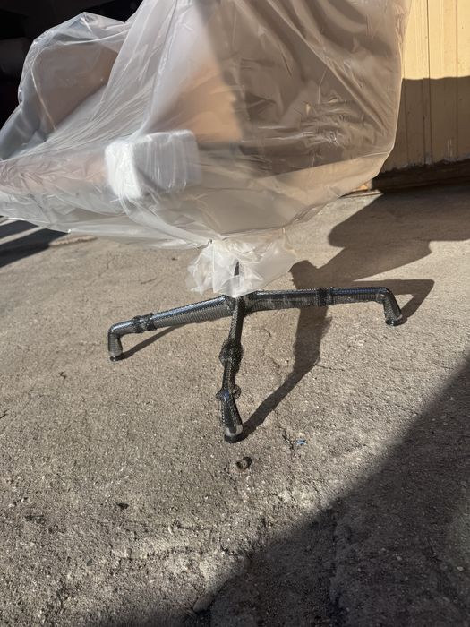 NOWE fotele Vitra EA108 - camel skóra