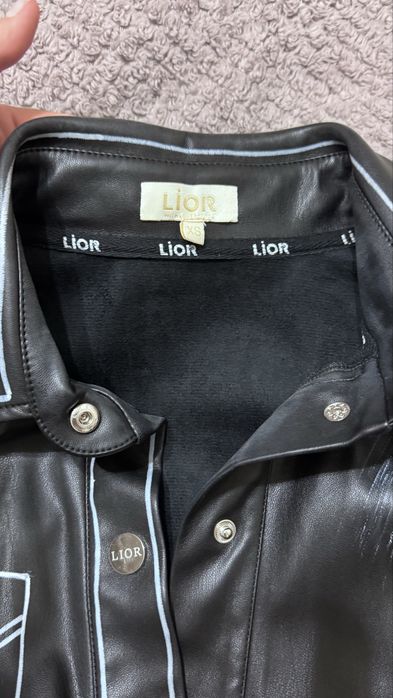 Красивое платье лиор lior кожзам