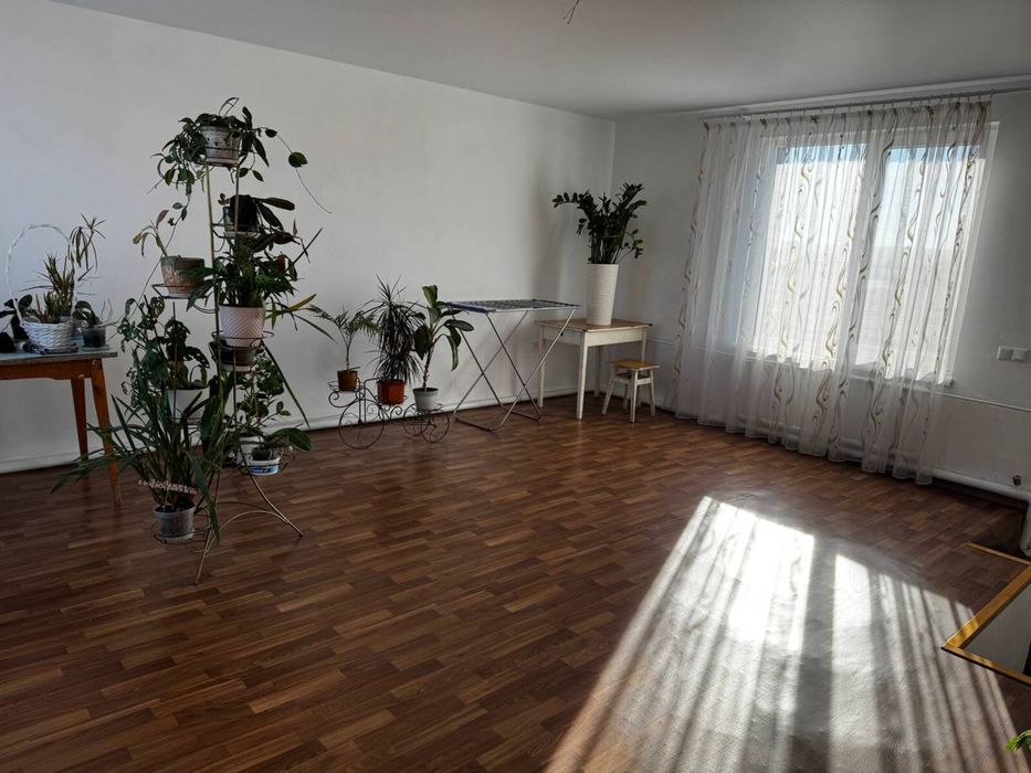 Великий світлий будинок з ремонтом, з підвалом та мансардою 37681