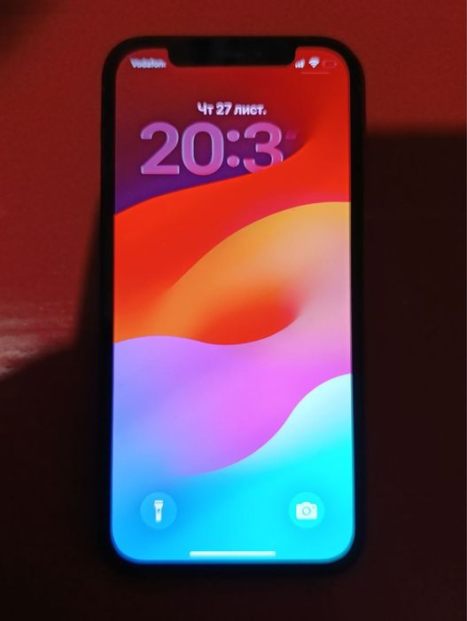 Продам айфон 12 64