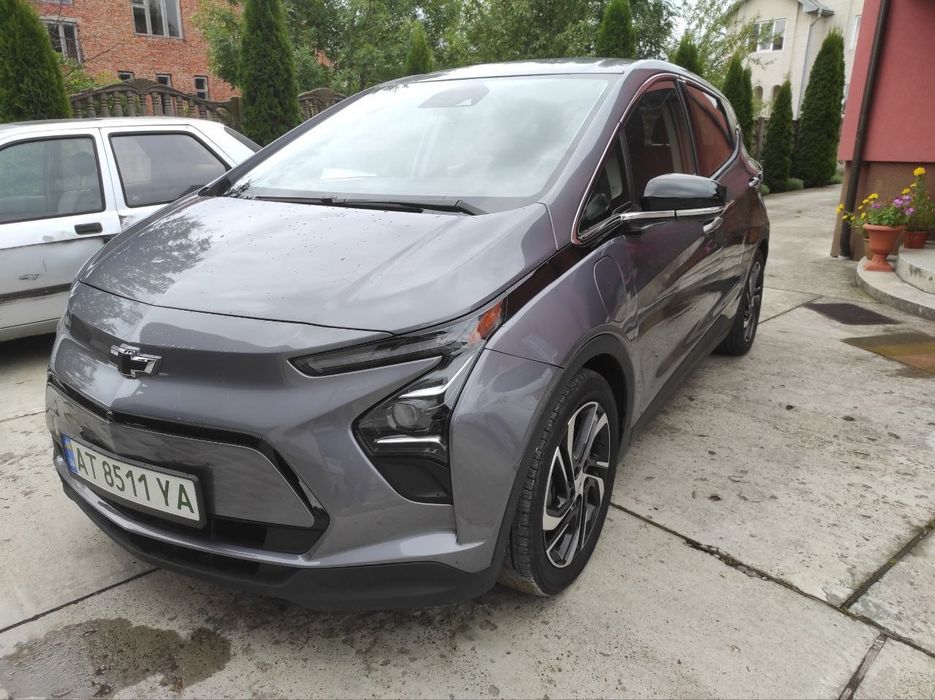 Оренда chevrolet bolt 23-й рік 65 квт