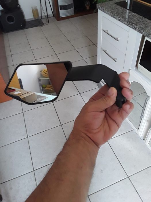 Espelhos para moto ou scooter.