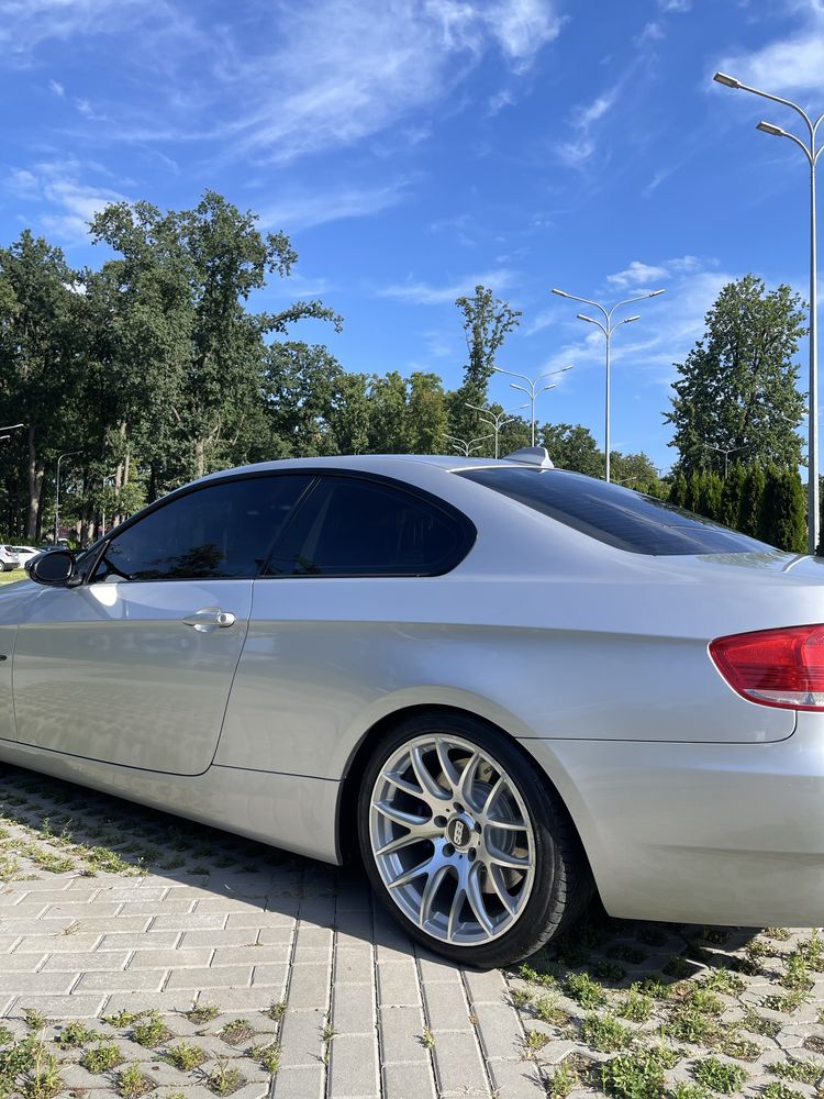 Продам БМВ е92 335і