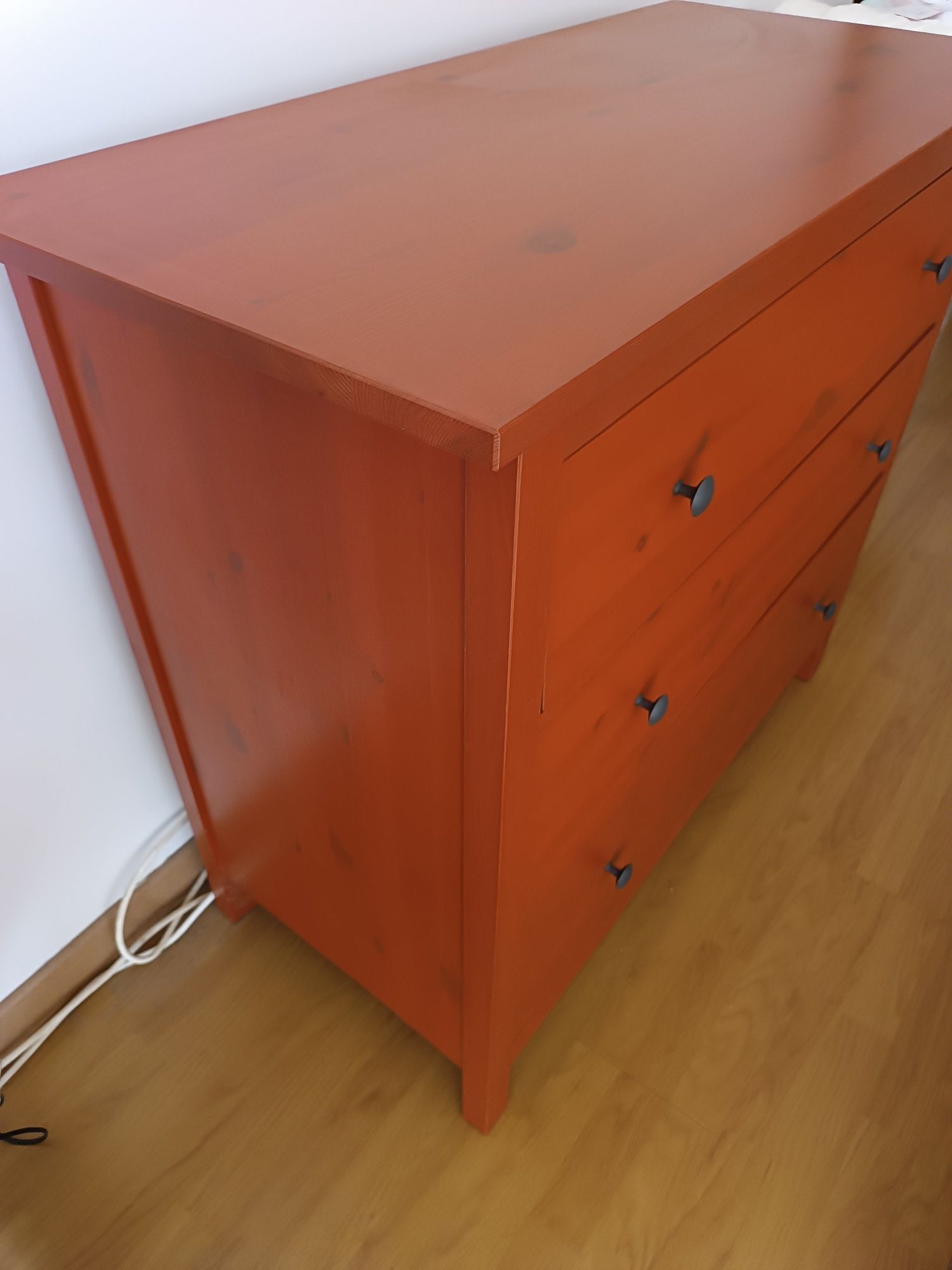 Cómoda IKEA modelo Hemnes
