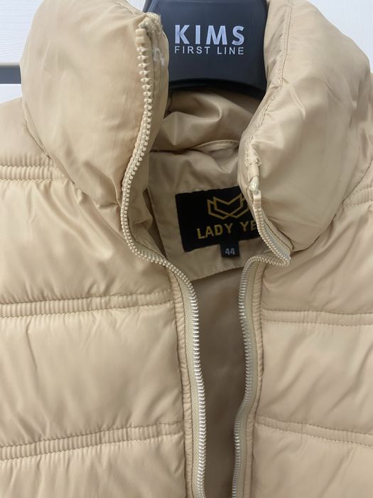 Продам осінню жіночу куртку розмір 44