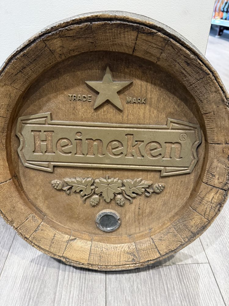 Painel publicitário cerveja Heineken