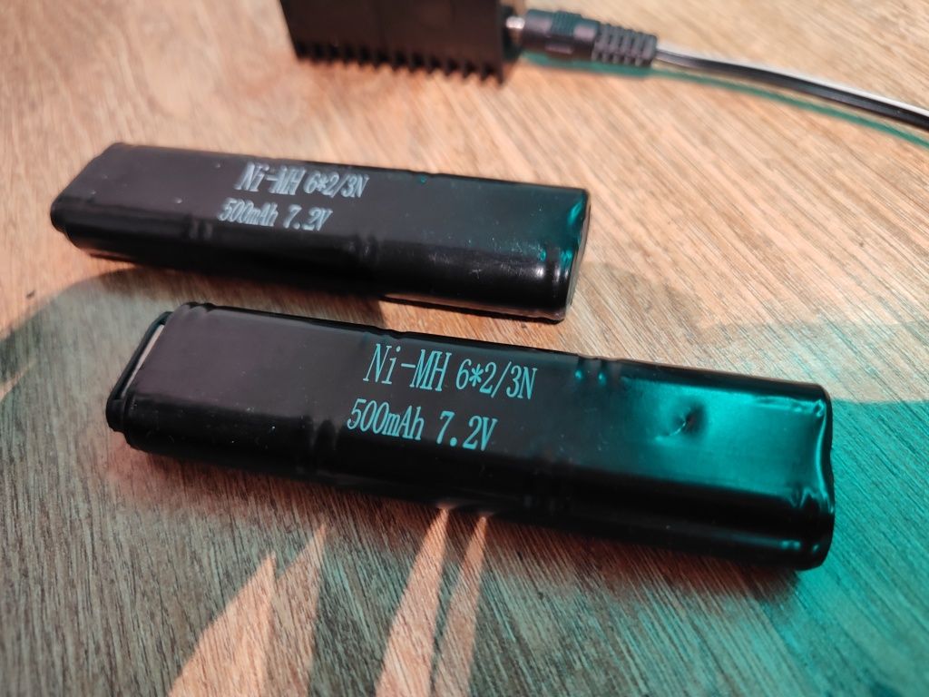 Akumulatorki 2*7 ,2v 500mAH + zasilacz