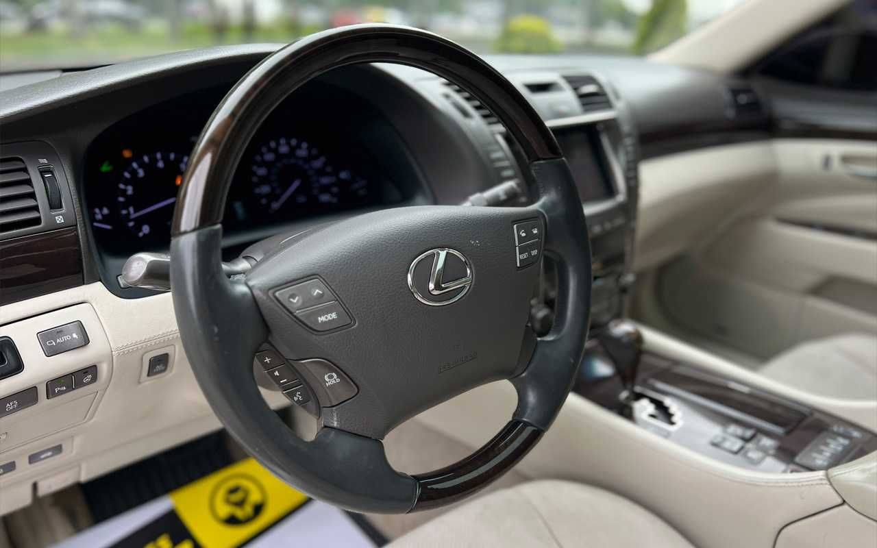 Lexus LS 460l 2007