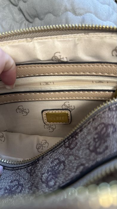 Сумка Guess жіноча в гарному стані