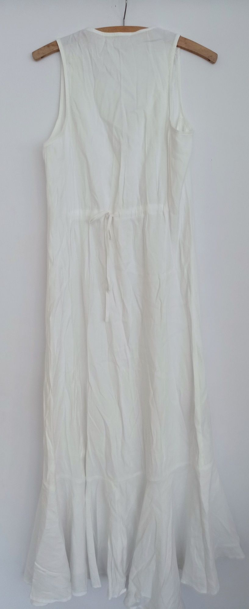 Biała sukienka maxi