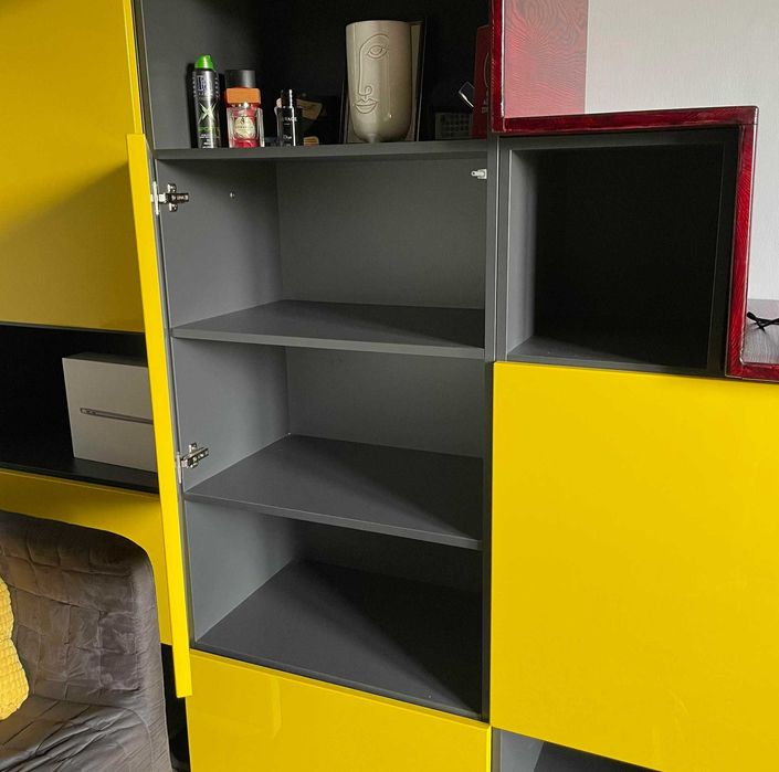 Zestaw mebli wykonany własnoręcznie