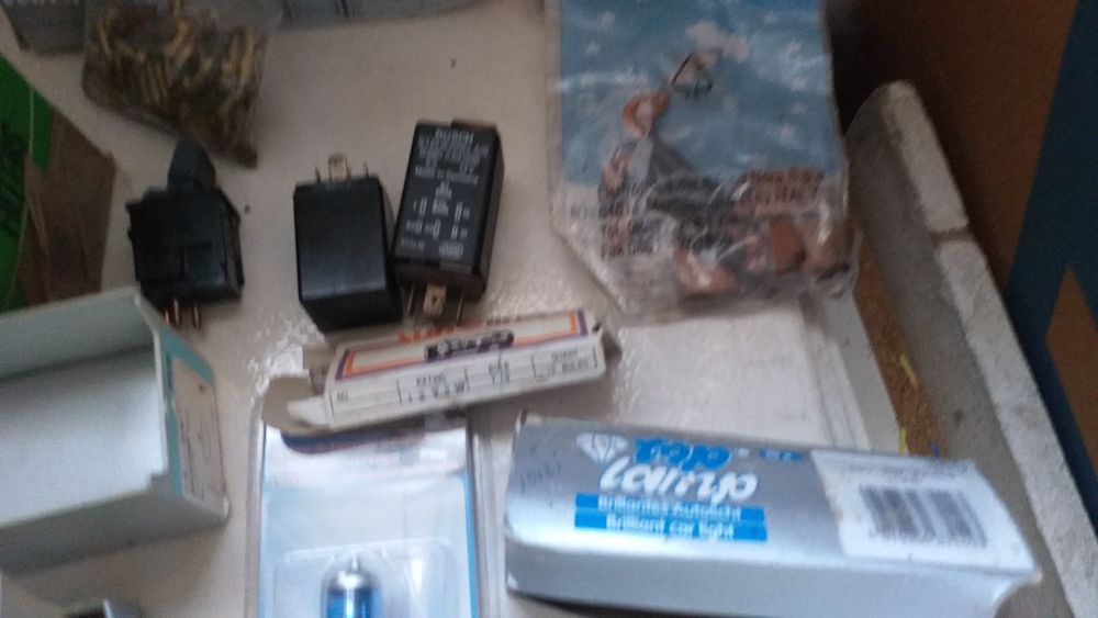 Lote de acessórios eléctricos para automóveis