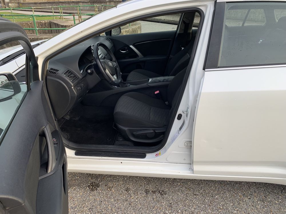 Toyota Avensis Sw 2.0 D4d -2014