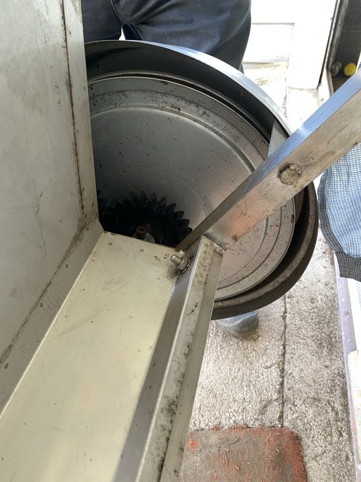 Esmagadeira de uvas 750W em Inox