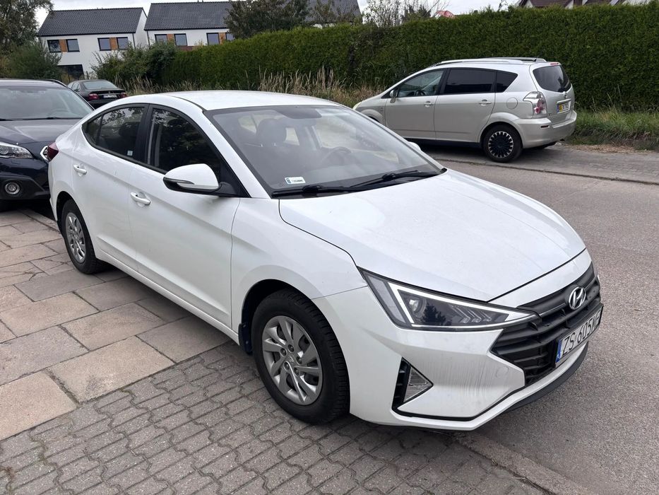 Hyundai Elantra Bardzo niski przebieg, z polskiego salonu, bezwypadkowy, zimowe opony