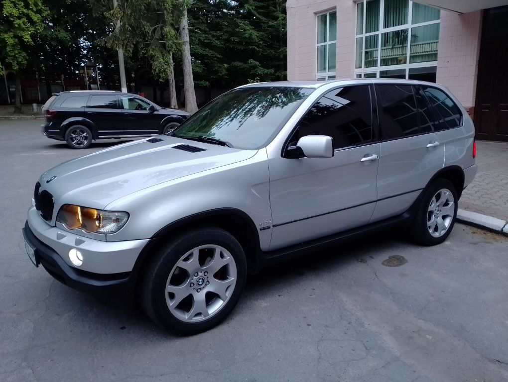 Продам BMW X5 E53