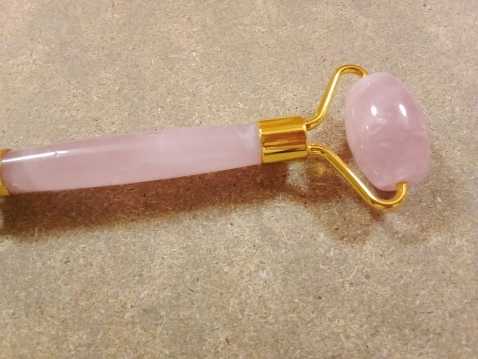 Rolo Massajador Facial Quartzo Rosa - Novo